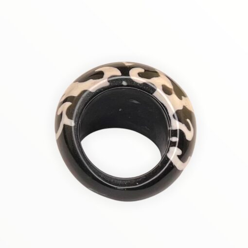 Ring Black and White - Image 3