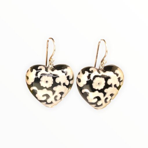 Earring Hart Black and White short hook